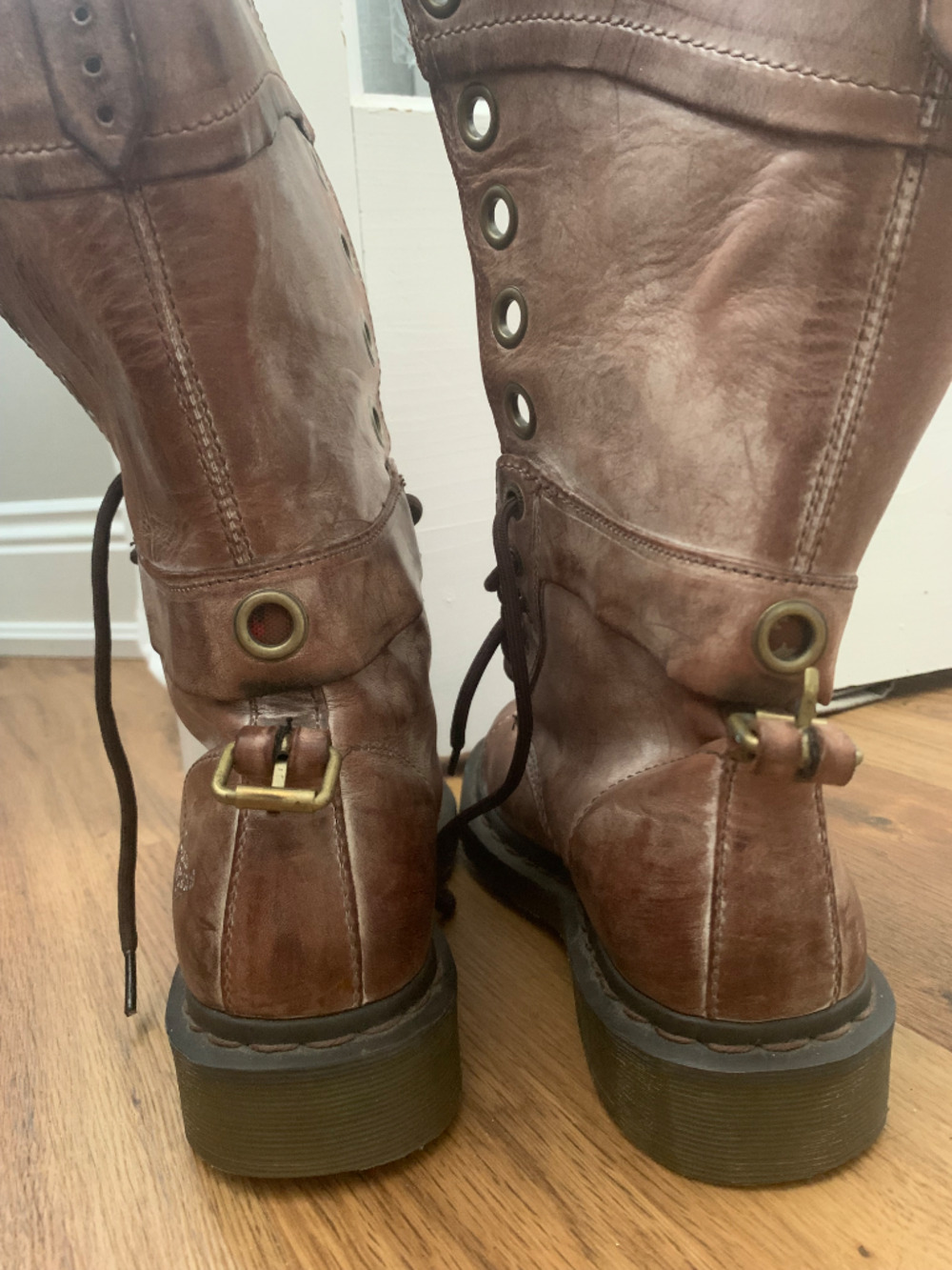 Dr. Martens Triumph Aimilita - Picture 3 of 6